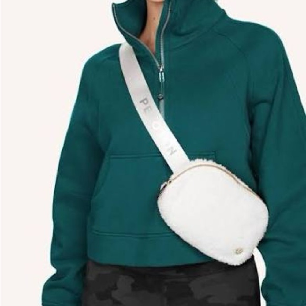 Peloton Lululemon White fleece fuzzy sold out Crossbody belt Bag nwt
